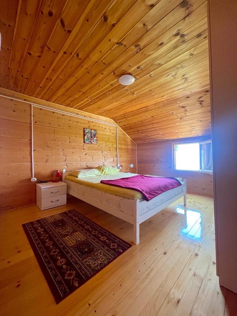 upstairs, bedroom1